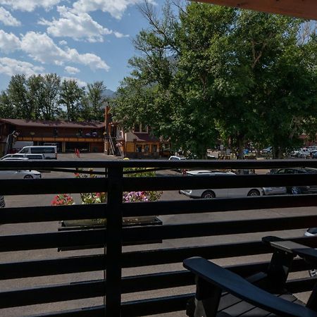 Bayshore Inn & Spa Waterton Park Ngoại thất bức ảnh