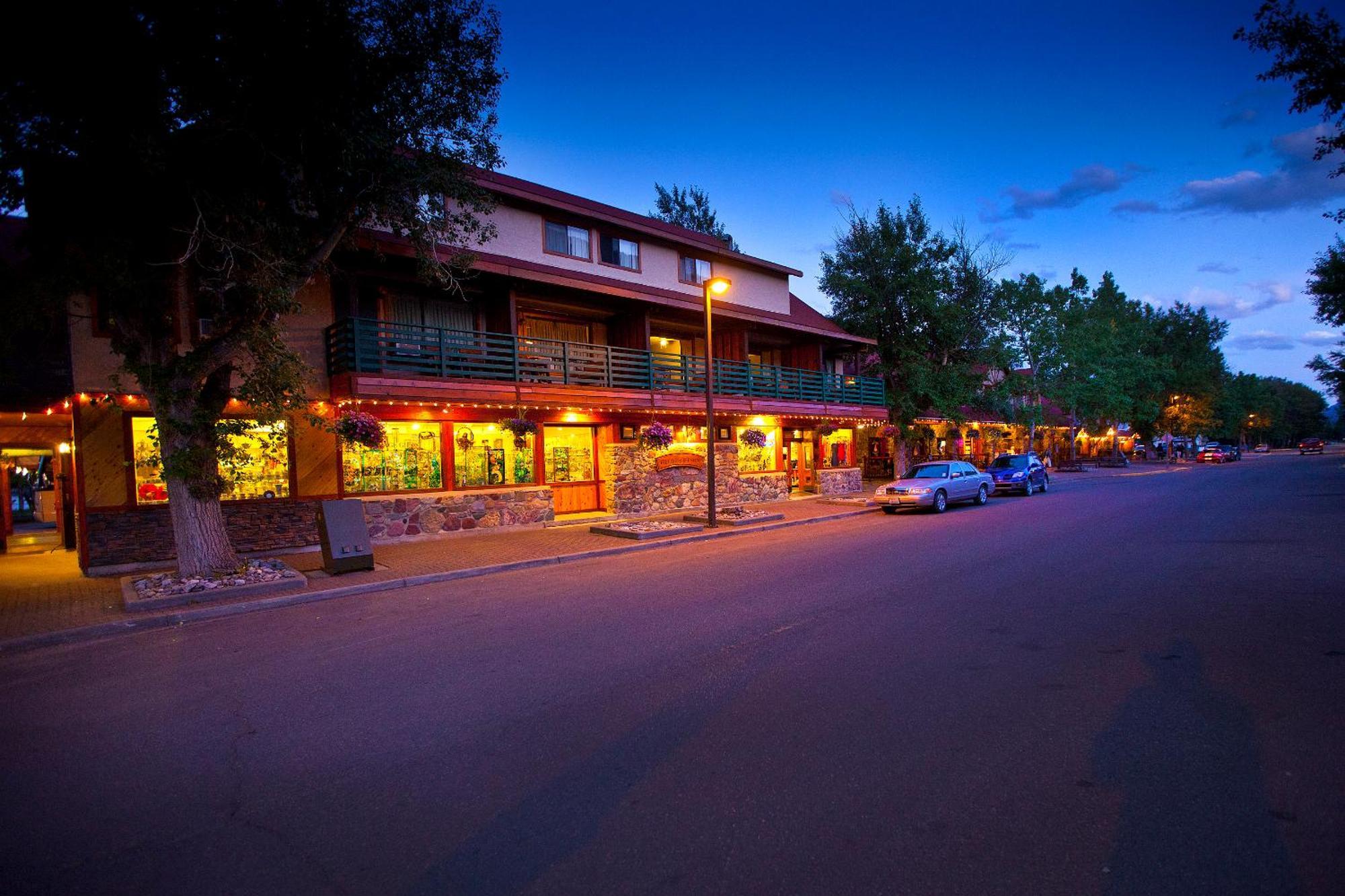 Bayshore Inn & Spa Waterton Park Ngoại thất bức ảnh