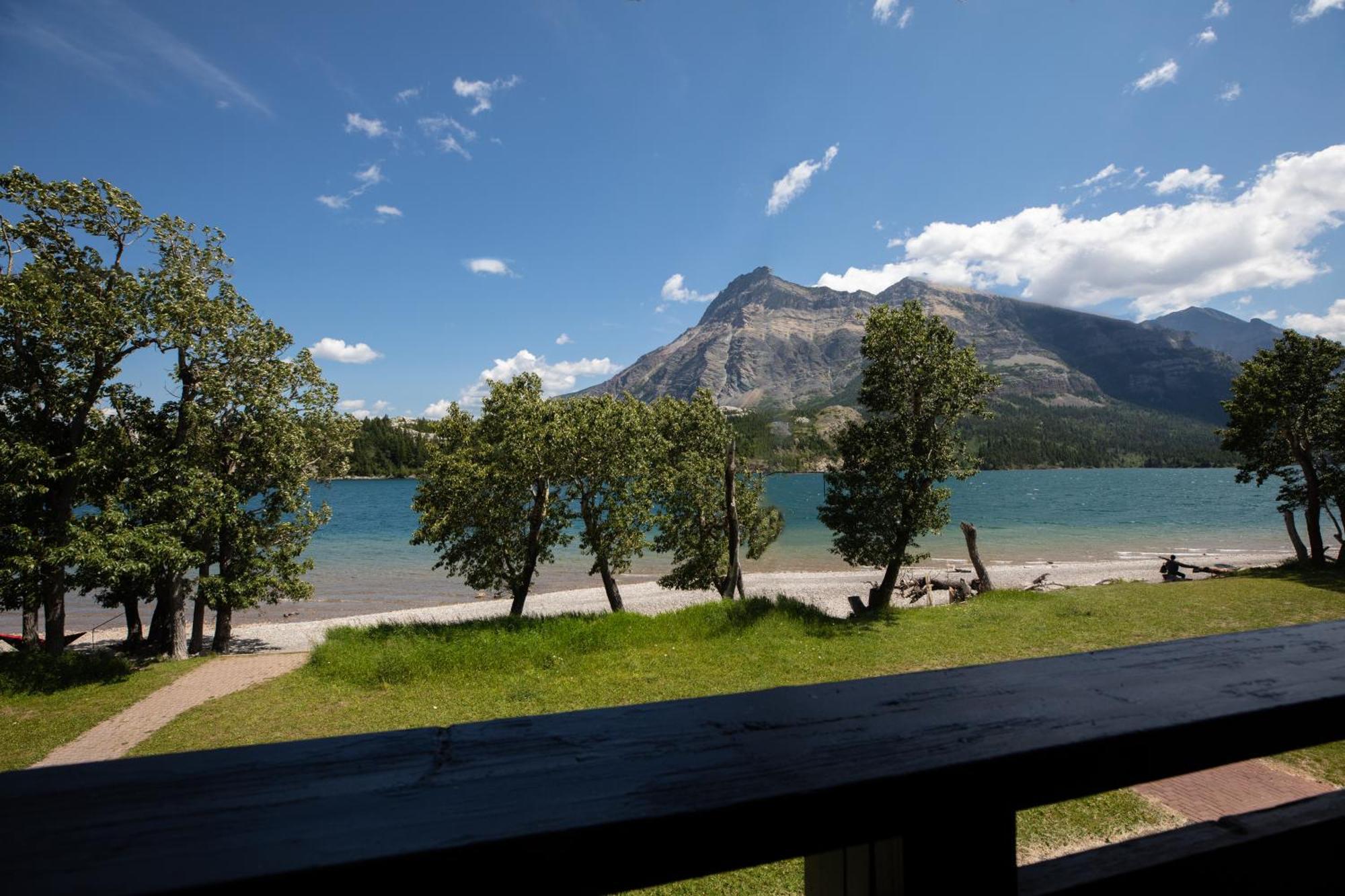 Bayshore Inn & Spa Waterton Park Ngoại thất bức ảnh