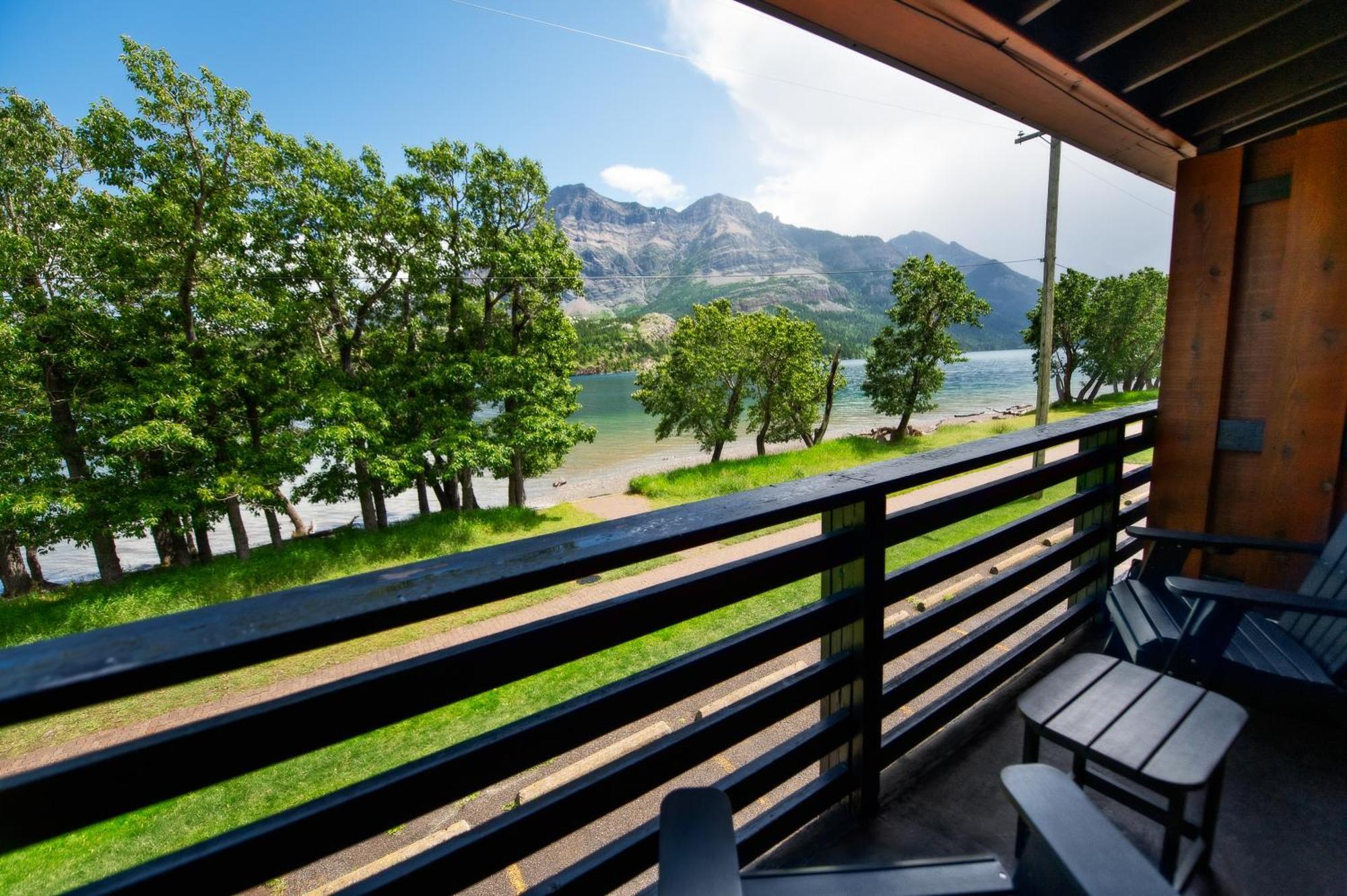 Bayshore Inn & Spa Waterton Park Ngoại thất bức ảnh